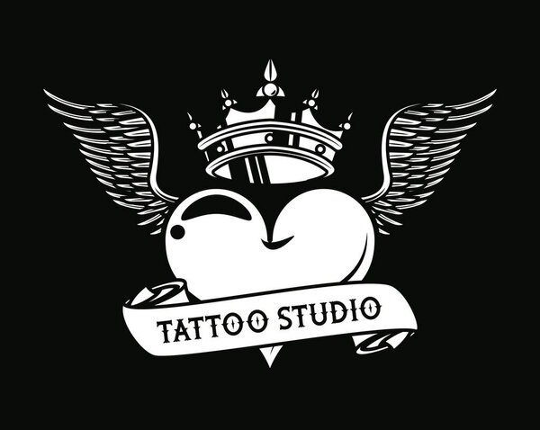 Сердце любовь с короной и крыльями татуировки студии графики