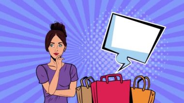 Alışveriş torbaları ve konuşma baloncukları olan güzel bir kadın.