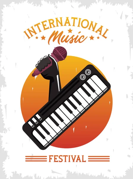 Affiche du festival international de musique avec microphone élévateur à main et piano — Image vectorielle