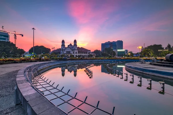 Una Hermosa Mañana Centro Ciudad Semarang Con Antiguo Edificio Fondo — Foto de Stock