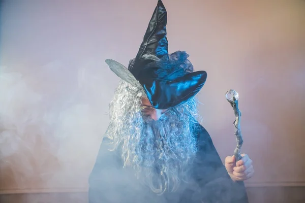 The wizard with the magic wand