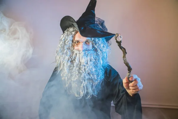 The wizard with the magic wand