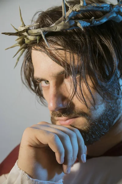 İsa Mesih ile taç dikenler portresi