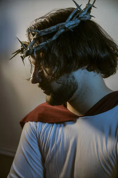 İsa Mesih ile taç dikenler portresi