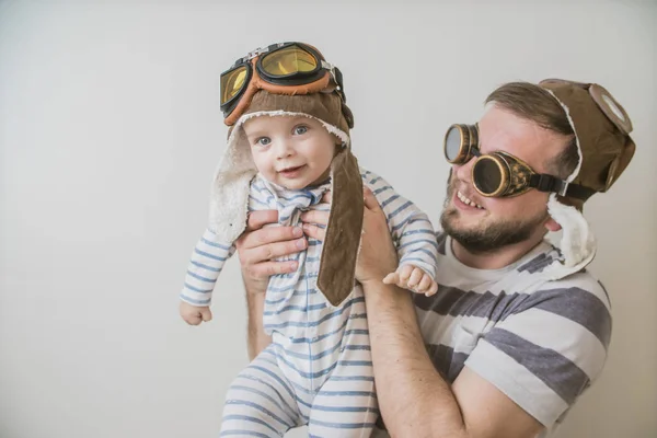 Padre Figlio Giocano Vestiti Pilota — Foto Stock