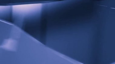 kendi ekseni üzerinde iplik minimalist parlayan koyu mor Cam İnşaat