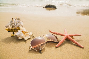 arka plan güneş gözlüğü denizyıldızı plaj kum üzerinde