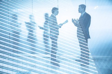 İş adamları söz bulanık siluetleri ofiste çalışmak 