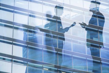 Ofis siluetleri söz iş adamları iş 