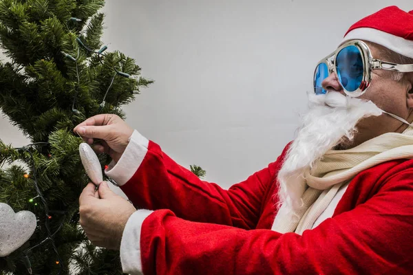 Roztomilý Bokovky Santa Claus Bílém Pozadí Nový Rok Vánoce Oslava — Stock fotografie
