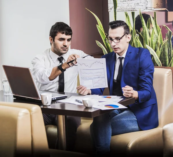 Gente Negocios Hablando Trabajo — Foto de Stock