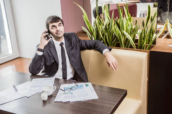 Empresario Exitoso Trabajando Proyecto — Foto de Stock