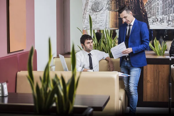 Gente Negocios Hablando Trabajo — Foto de Stock