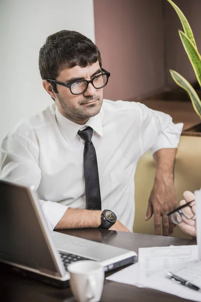 Empresario Exitoso Trabajando Proyecto — Foto de Stock