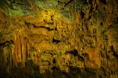 Antik eski mağaranın sarkıt ile yakın çekim