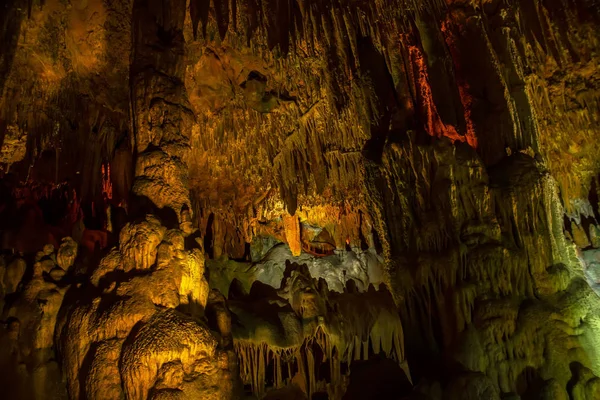 Primer Plano Antigua Cueva Con Estalactitas — Foto de Stock