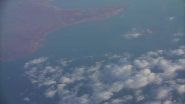 Belas Nuvens Vela Rápida Dia Ensolarado Atirando Aeronaves — Vídeo de Stock