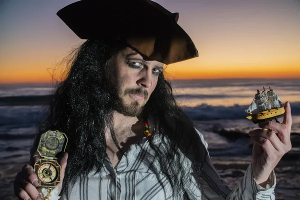 Retrato Del Guapo Pirata Macho — Foto de Stock