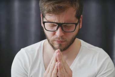 adam yakın portre kadar dua  