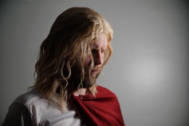 İsa Mesih portre hafif bir arka plan üzerinde