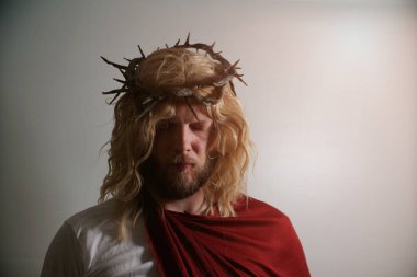 İsa Mesih ile taç dikenler portresi