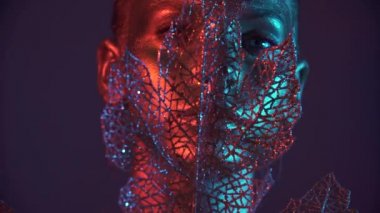 Parlak ışıltılar moda model kadın altın cilt yüz, Trendy parlayan altın cilt makyaj. Glitter metalik parlaklık makyaj 