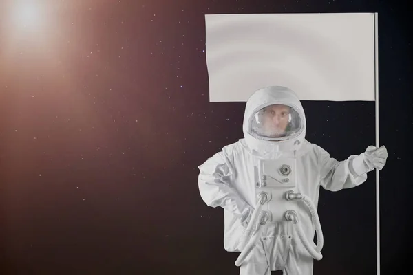 Astronauta Con Bandera Blanca Vacía Mano — Foto de Stock