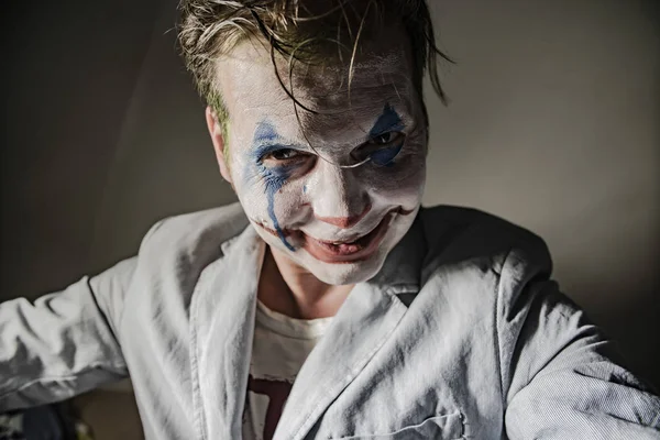 Halloween Theme Crazy Joker Face Man Mime Makeup Cosplay — Stock Photo, Image