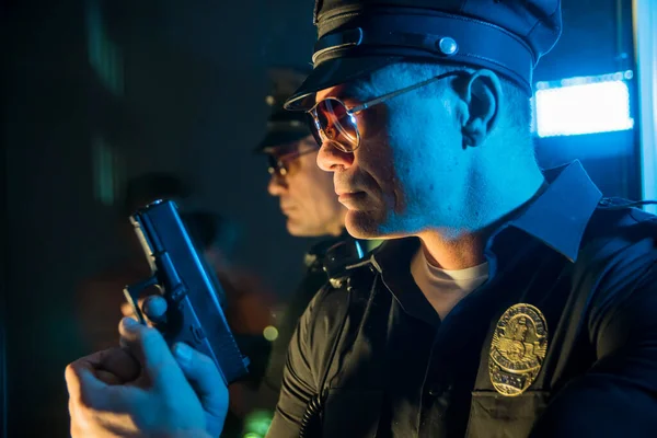 Poliziotto Arrabbiato Con Pistola Mano Agente Polizia — Foto Stock