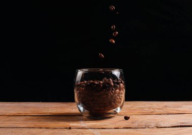 Kahve çekirdekleri dökme cam