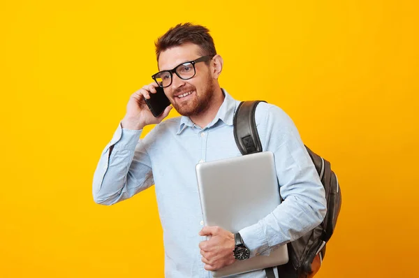 Handsome Man Casual Holding Laptop Talking Phone — Stock Photo, Image