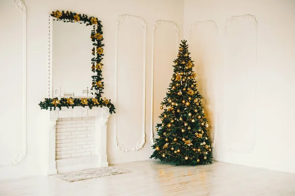 Árvore Natal Com Luzes Natal Fundo Férias Inverno — Fotografia de Stock