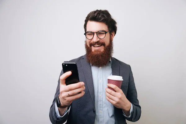 Homme Affaires Utilisant Téléphone Mobile Sur Fond Gris Jeune Homme — Photo