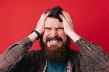 Oh aman Tanrım ifade, hayret ifadesi, şok ifade, sakallı adam adam korkulan!