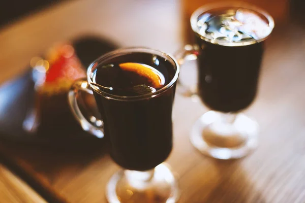 Фото Двох Скляних Чашок Кавою Столі Ранковому Кафе — стокове фото