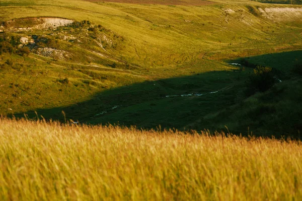 Vista Dall Alto Della Collina Piccolo Fiume Bellissimo Paesaggio — Foto Stock