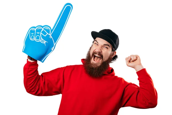 Fiatal szakállas férfi izgalmas arca hab kék szám o — Stock Fotó