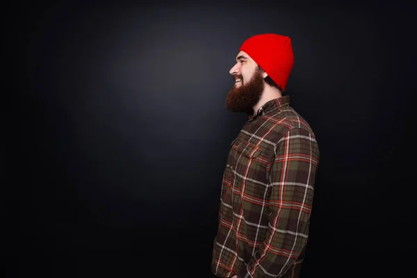 Profile Side View Bearded Man Red Hat Dark Isolated Background — Stock Photo, Image