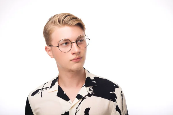 Close up retrato de jovem na moda homem com óculos redondos olhando — Fotografia de Stock