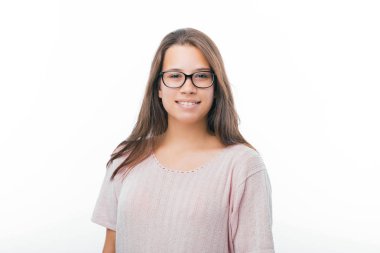 Genç kadının portresi, gözlük takan, kamera sta bakarak