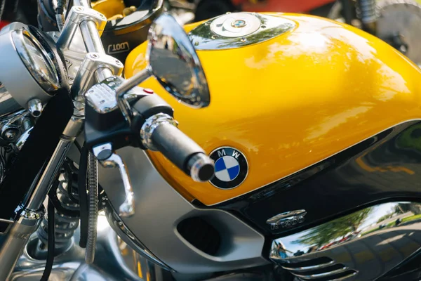 Moldavia / Chisinau, 29 / septiembre / 2019 BMW sport moto close — Foto de Stock