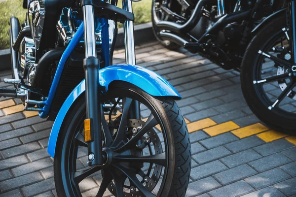 Mołdawia/Kiszyniów, 29/wrzesień/2019 piękny niebieski Harley David — Zdjęcie stockowe