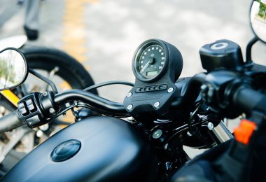 Moldova / Chisinau, 9 / Eylül / 2019 - Seçkin Erkek Sürüş, Güzel vintage ve eski motorsikletler