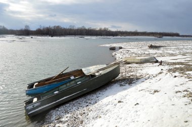 Banka nehrinde tekne iskelesi