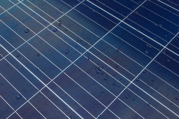 Panel solar con gotas de agua sobre un nano recubrimiento — Foto de Stock