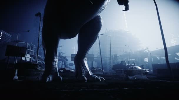 Terrível dinossauro trex na cidade destruída noite. Conceito do Apocalipse. Animação 4K realista . — Vídeo de Stock
