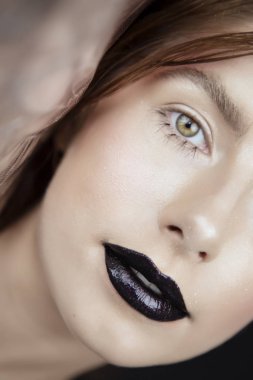 Moda makyaj güzel bir kızla portresi