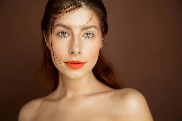 Retrato Una Hermosa Chica Con Maquillaje Moda — Foto de Stock