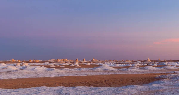 Viento Blanco Del Desierto Erosionó Las Formaciones Rocosas — Foto de Stock