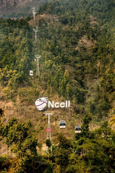 Cheres Nepal Febrero 2015 Teleféricos Templo Mankamana Entre Bosque Verde —  Fotos de Stock